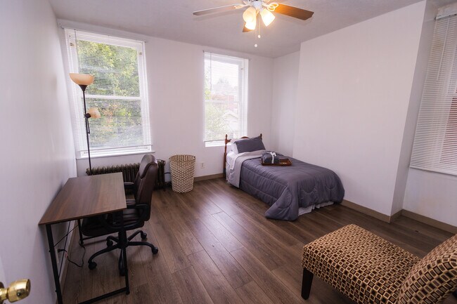 guest bedroom - 245 Alice St