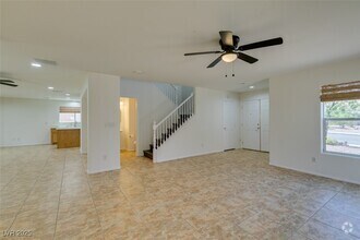 Building Photo - 210 Lynbrook St