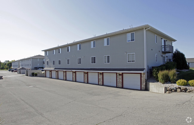 Garages - Greenbelt Estates Apartments