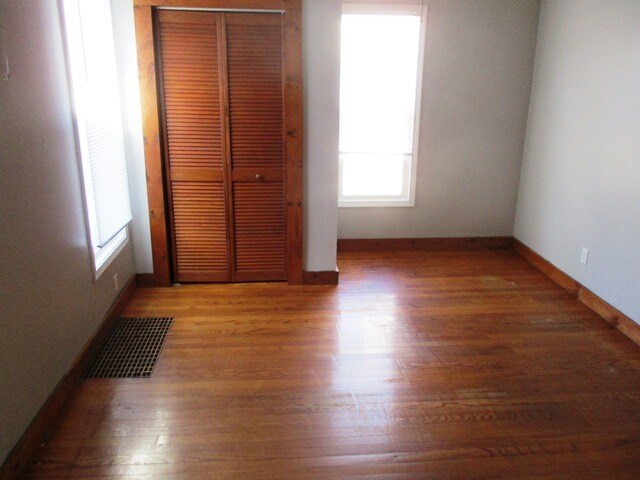 Foto del edificio - 1019 W Taylor St