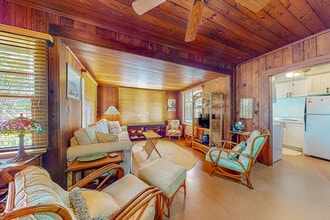 Building Photo - 609 N Shore Dr