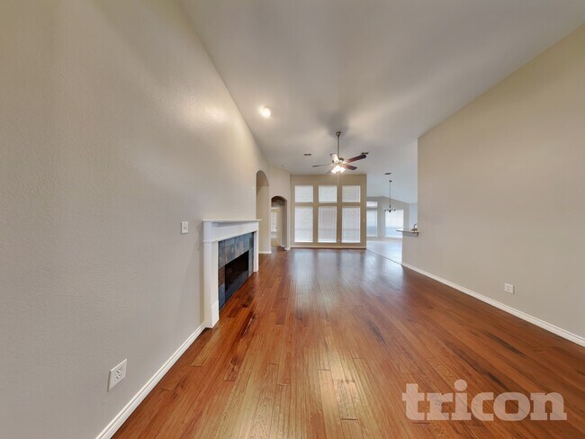 Foto del edificio - 5337 Warm Springs Trail