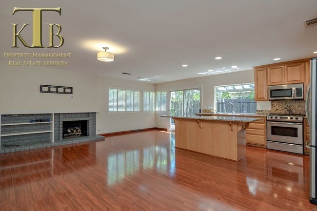 Building Photo - 17 Park Vista Cir