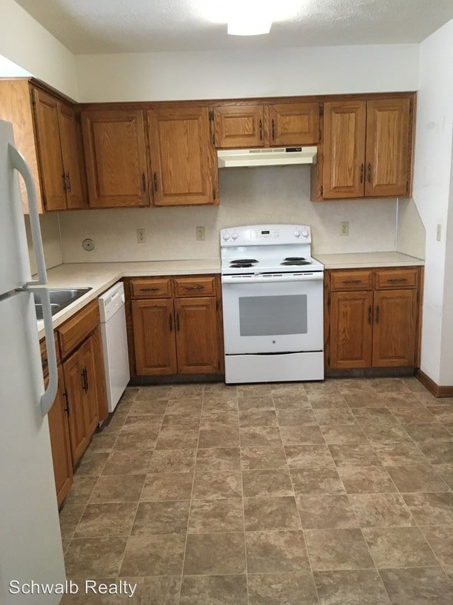 Building Photo - 2114 S 45th St