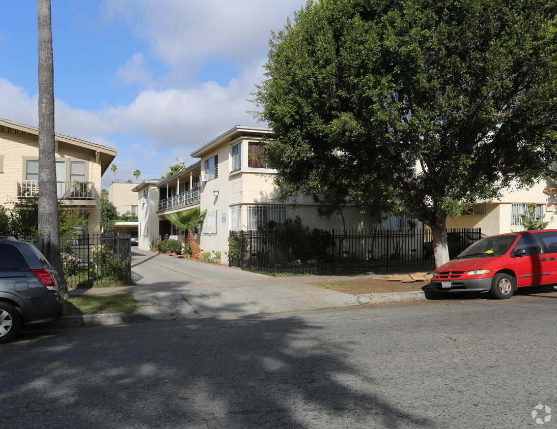 Primary Photo - Berendo Apartments