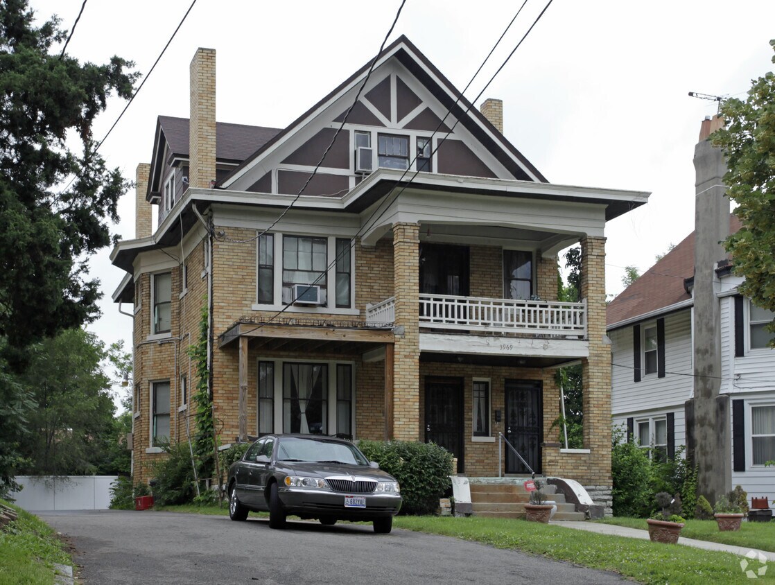 Building Photo - 3969 Lowry Ave