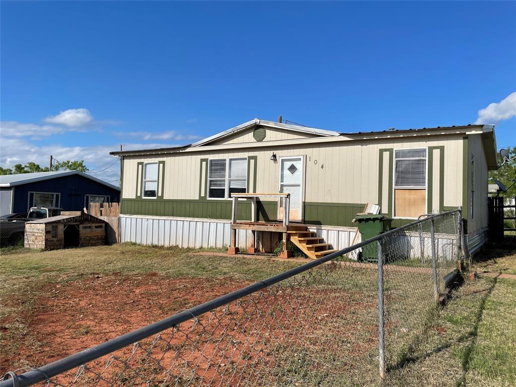 104 Seminole St, Tye, TX 79563 House Rental in Tye, TX