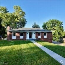 Building Photo - 16 Chaucer Ct