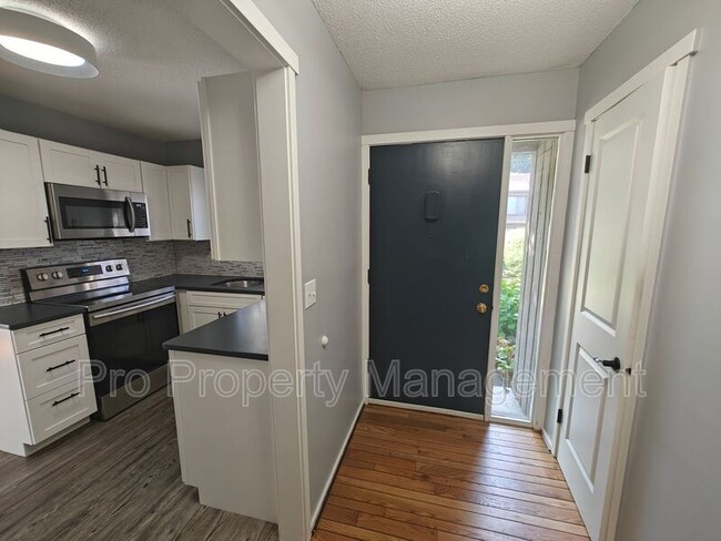 Building Photo - 351 HERITAGE Vlg