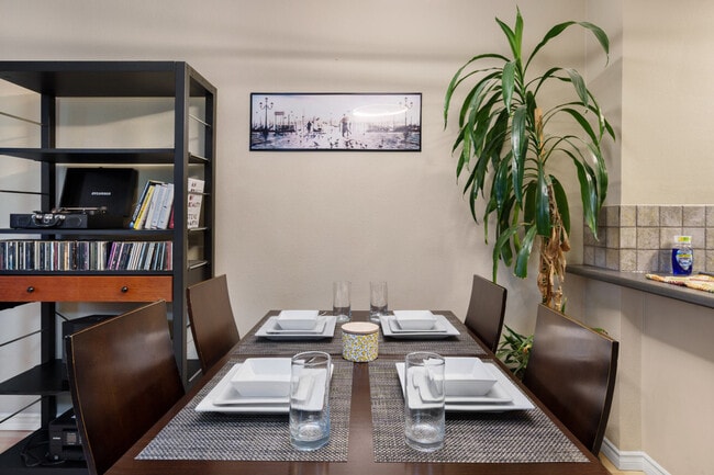 Building Photo - 1350 Burrard St