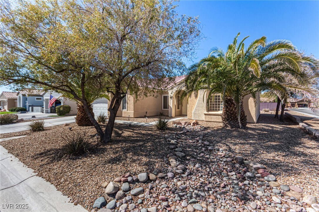Primary Photo - 1621 Black Fox Canyon Rd