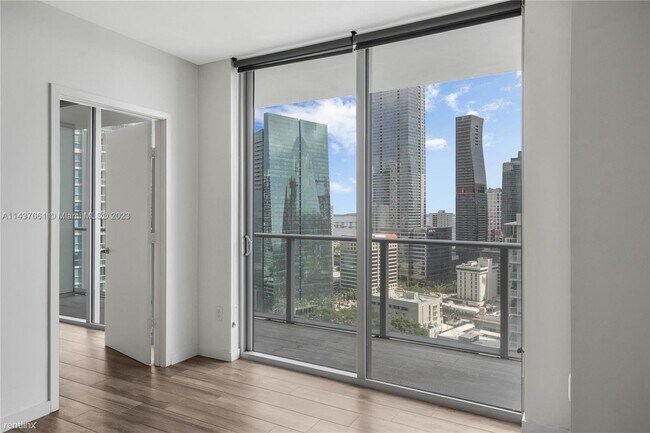 Foto del edificio - 1 br, 1 bath Condo - 1100 S Miami Ave Apt ...