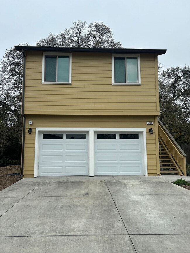 Foto del edificio - 1086-1086 Dutton Ave