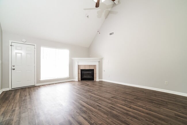Building Photo - 1230 Worthington Dr