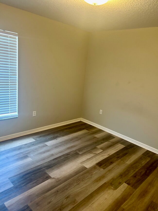 Building Photo - 2146 Fish Eagle St