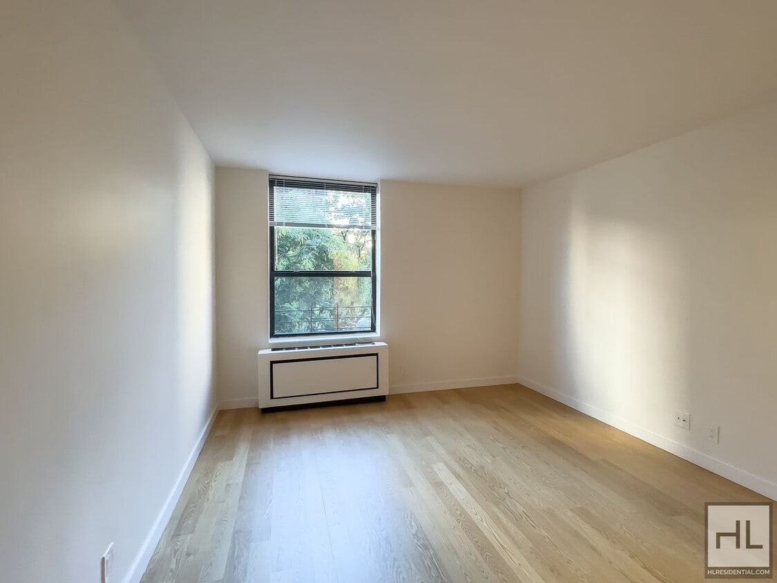 Primary Photo - W 87th St