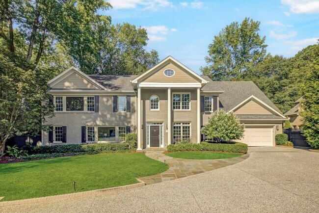 Foto del edificio - 4174 Powers Ferry Rd NW