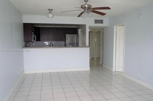 Foto del edificio - 2200 E Hallandale Beach Blvd