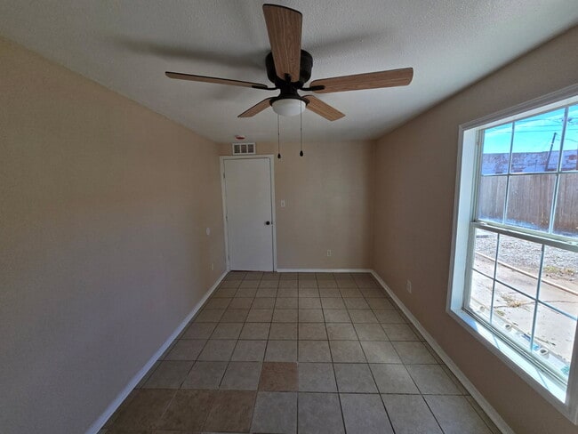 Building Photo - 1507 Polk St