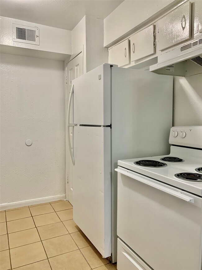 Foto del edificio - 9410 Grannis St