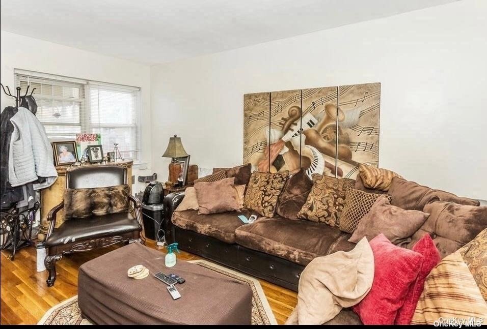 Primary Photo - 926 E 103rd St