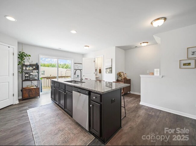 Foto del edificio - 8332 Waxhaw Hwy