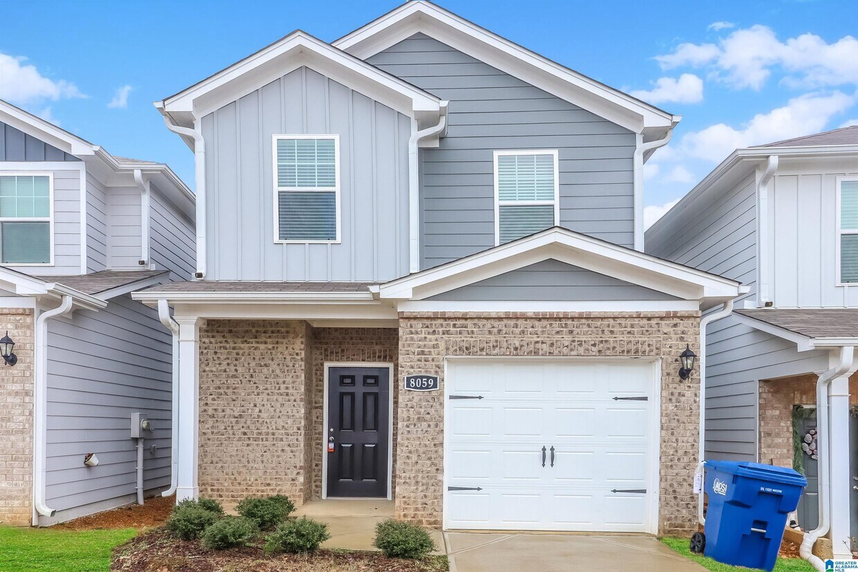 Foto principal - 8059 Hagood St