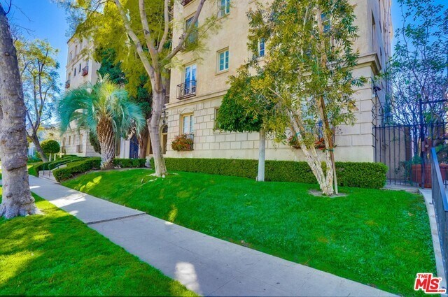 Foto del edificio - 109 N Sycamore Ave