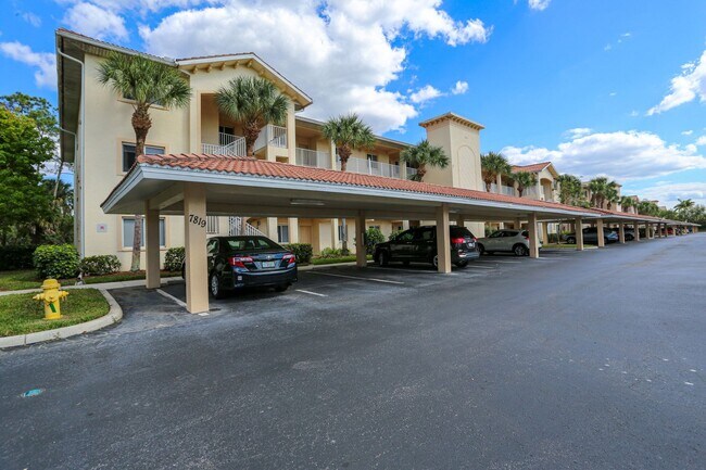 Foto del edificio - **BLUE HERON** FURNISHED ANNUAL OR SEASONAL RENTAL**3 BEDS/2 BATHS **