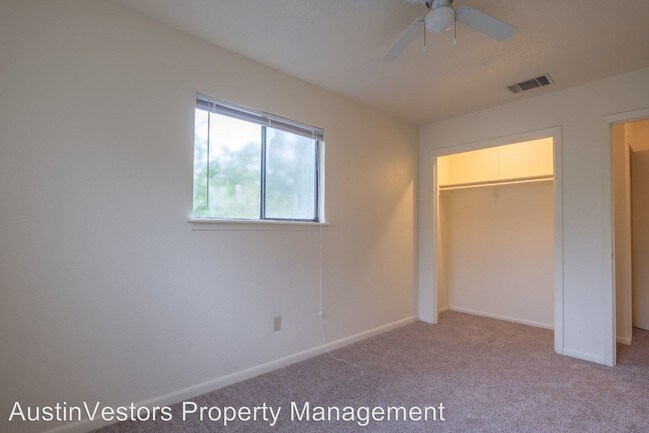 Building Photo - 115 S Frio St