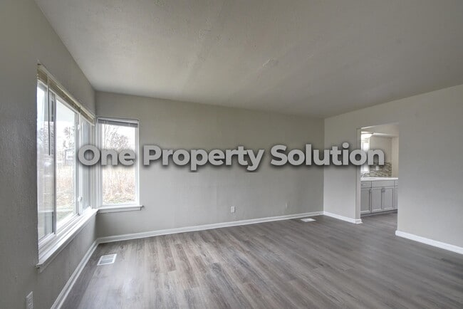 Foto del edificio - 1236 Cass St
