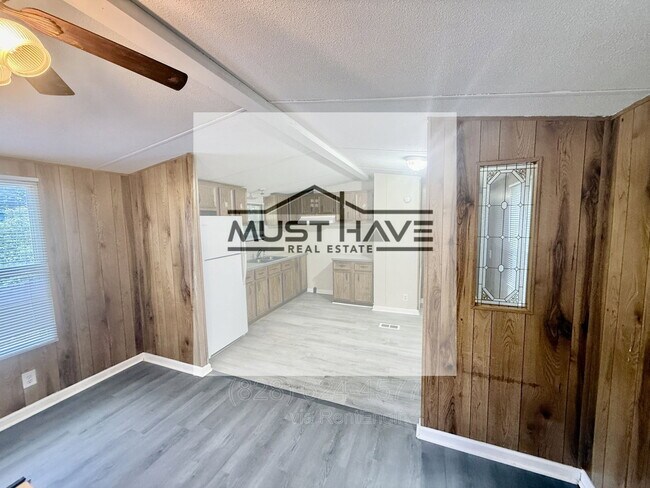 Foto del edificio - 1479 Brooksouth Dr