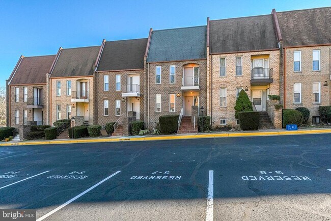 Building Photo - 1727 Cy Ct