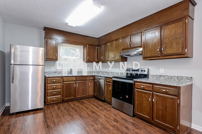 Building Photo - 112 Pineview Ct