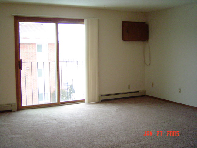 Building Photo - 427 33rd Ave N