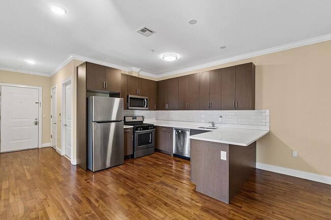 Building Photo - 4401 BERGENLINE Ave