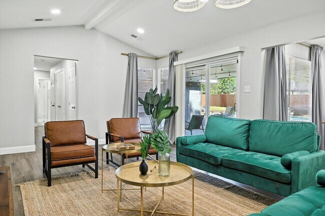 Foto del edificio - 1231 Springbrook Cir