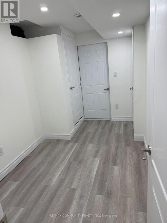 Building Photo - 387 Tennant Cir