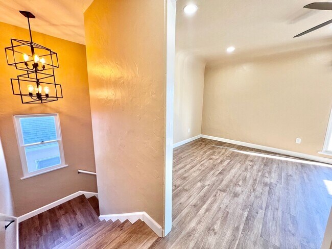 Foto del edificio - 235 Pomona Ave