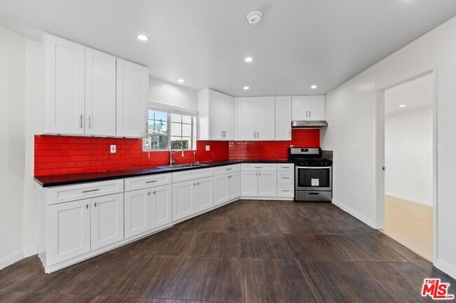 Foto del edificio - 1128 Irolo St