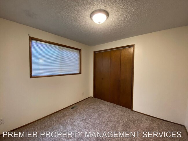 Building Photo - 3 br, 1.5 bath House - 845 Waite Street