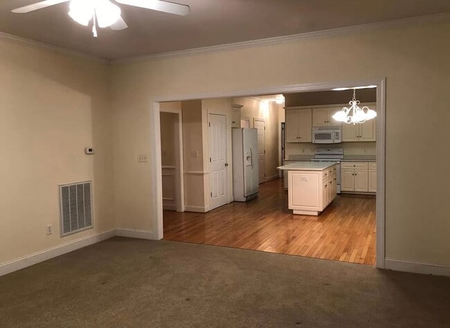Building Photo - 5 BR/3 Bath in Willow Pointe (Lake Carolin...