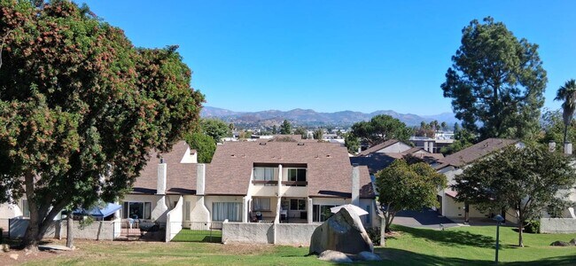 Foto del edificio - 1437 Robin Ln