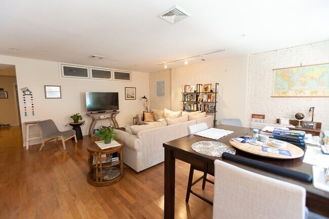 Foto del edificio - 57 N Washington St