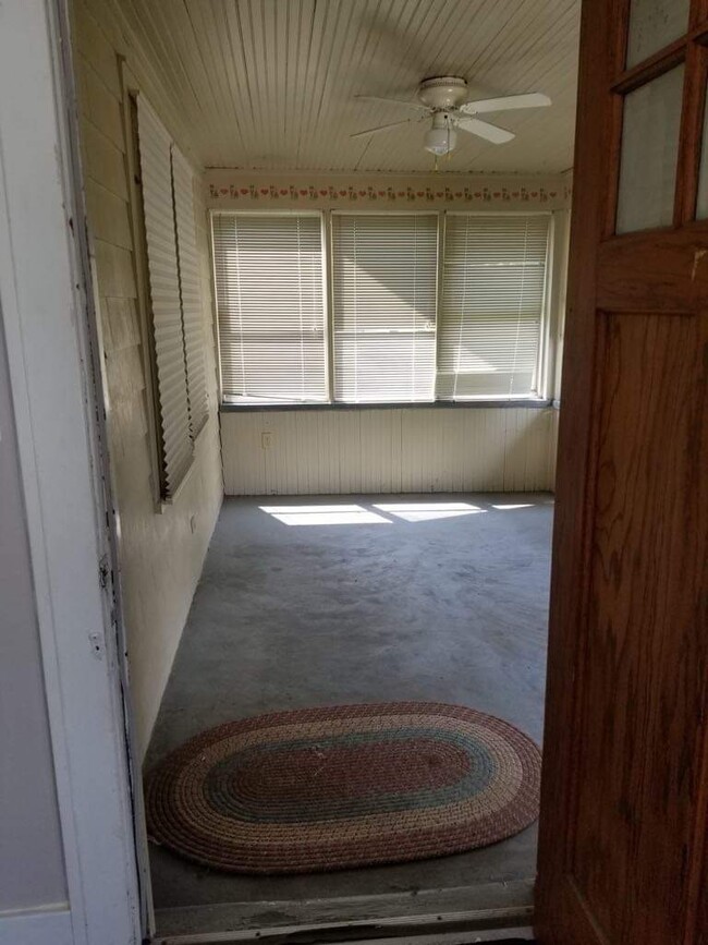 3 seasons porch - 753 McKinley Ave