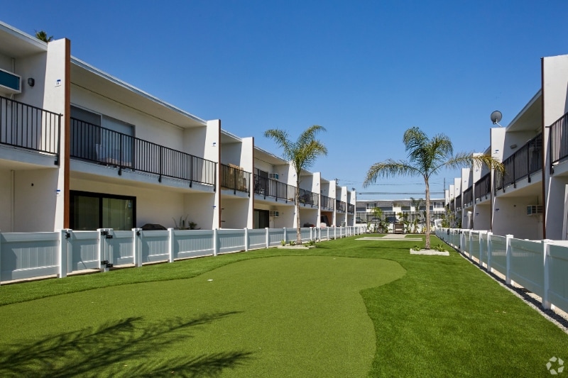 Photo - 1740 Redondo Ave (Long Beach, CA)