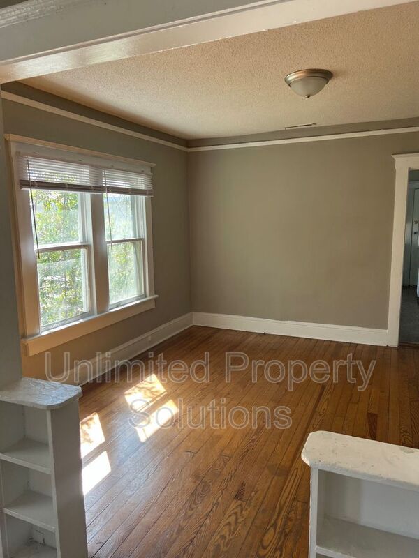Building Photo - 518 Harnett St