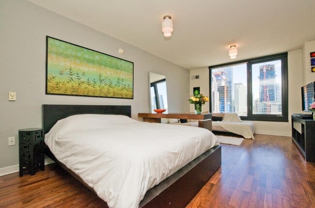 Spacious studio - 199 New Montgomery St