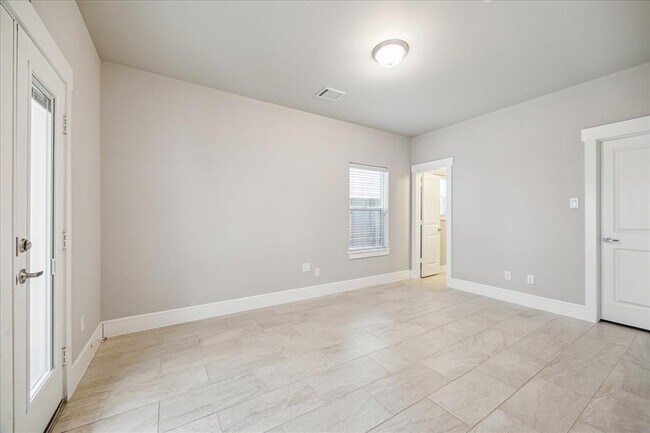 Foto del edificio - 880 Wakefield Dr