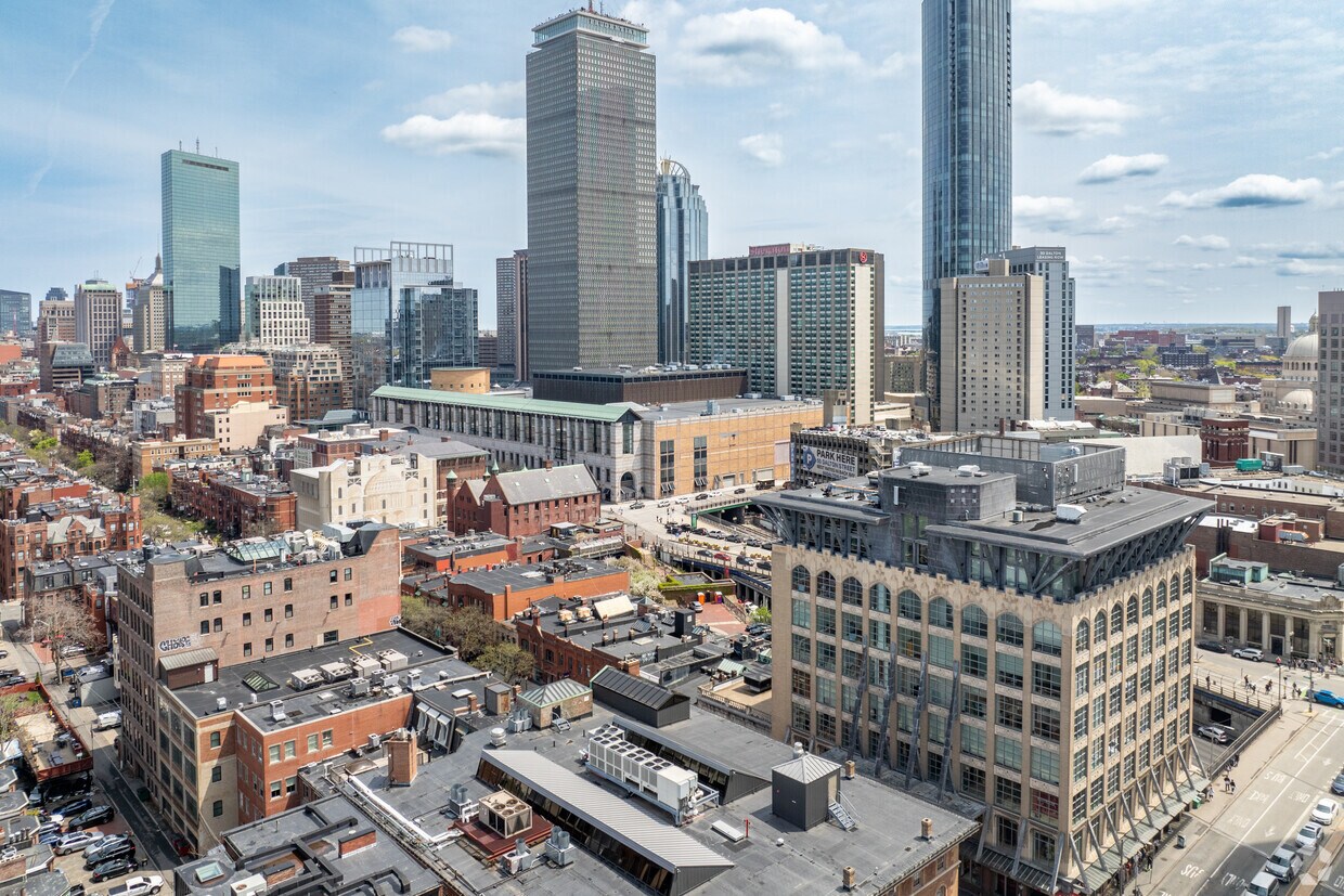 Contexto - 360 Newbury St